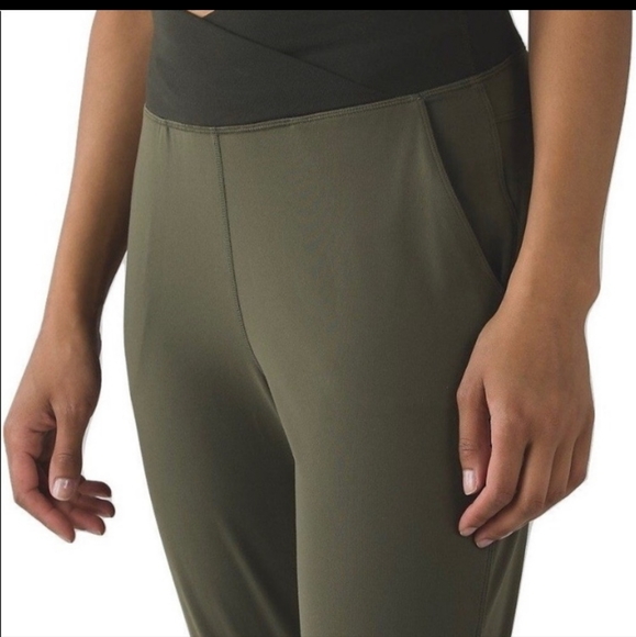 Lululemon Fatigue Gator Ziggy Snake Sunset Salutation cropped leggings - Picture 2 of 12